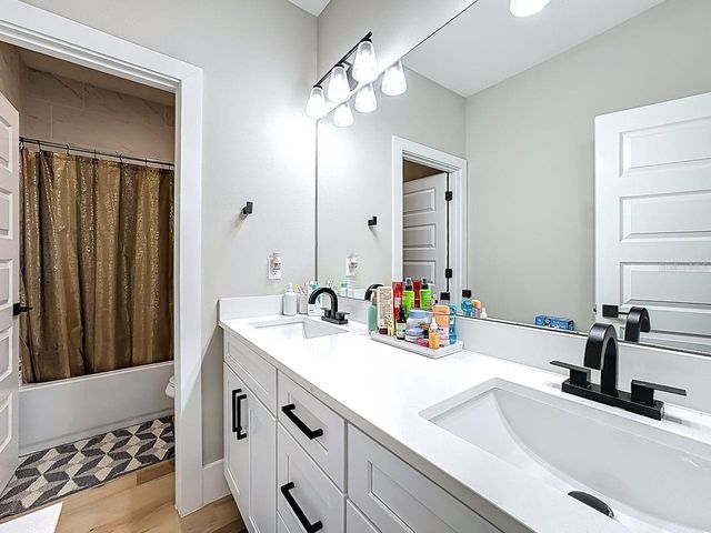 2720 S SHINE AVENUE, Orlando, FL 32806