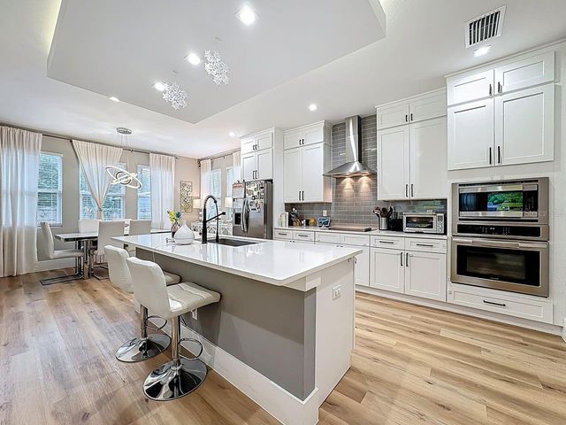 2720 S SHINE AVENUE, Orlando, FL 32806