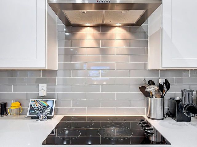 2720 S SHINE AVENUE, Orlando, FL 32806