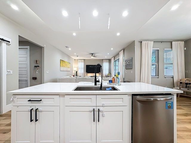 2720 S SHINE AVENUE, Orlando, FL 32806