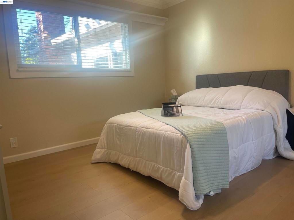 Image 16 of property listing at 8023 Holanda Ln, Dublin, CA 94568