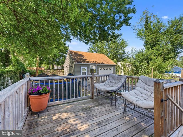 335 E BROWNING RD, Bellmawr, NJ 08031