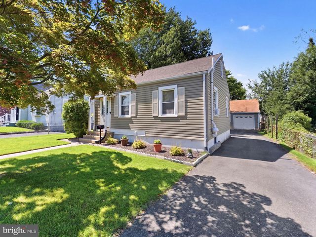335 E BROWNING RD, Bellmawr, NJ 08031