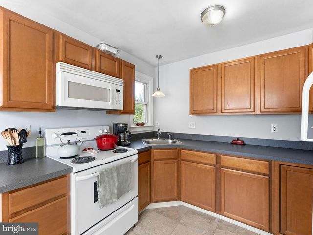 335 E BROWNING RD, Bellmawr, NJ 08031