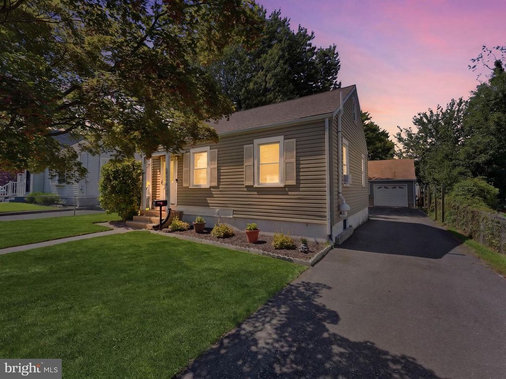 335 E BROWNING RD, Bellmawr, NJ 08031