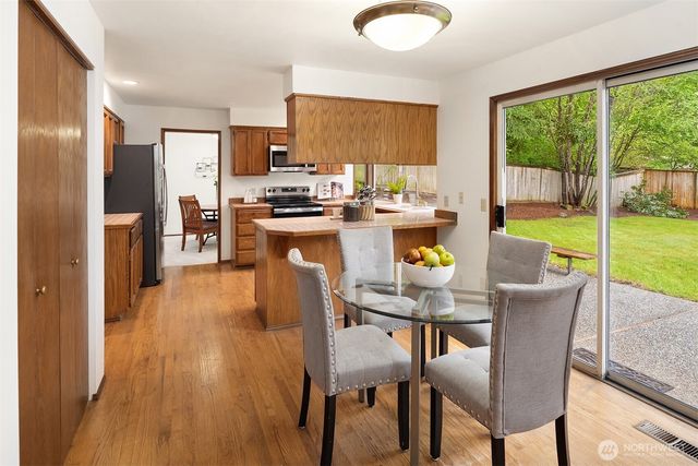 24346 SE 43rd Place, Sammamish, WA 98029