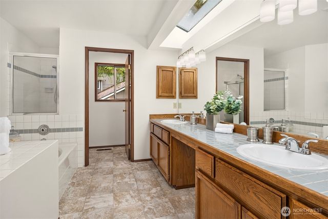 24346 SE 43rd Place, Sammamish, WA 98029