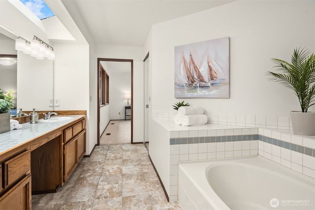 24346 SE 43rd Place, Sammamish, WA 98029
