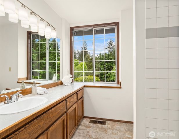 24346 SE 43rd Place, Sammamish, WA 98029
