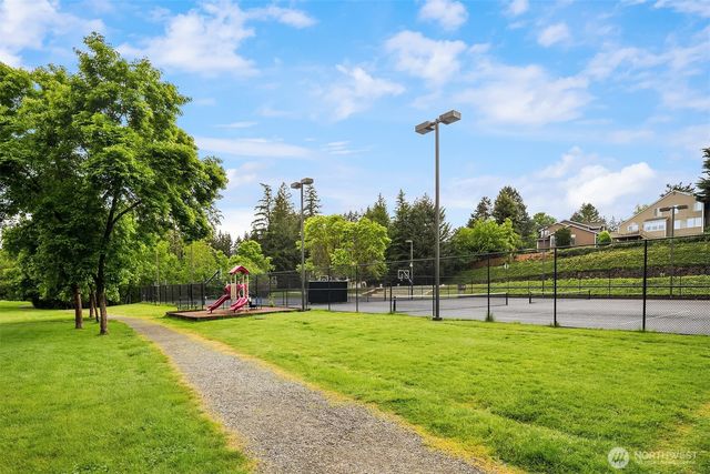 24346 SE 43rd Place, Sammamish, WA 98029