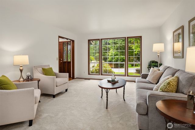 24346 SE 43rd Place, Sammamish, WA 98029