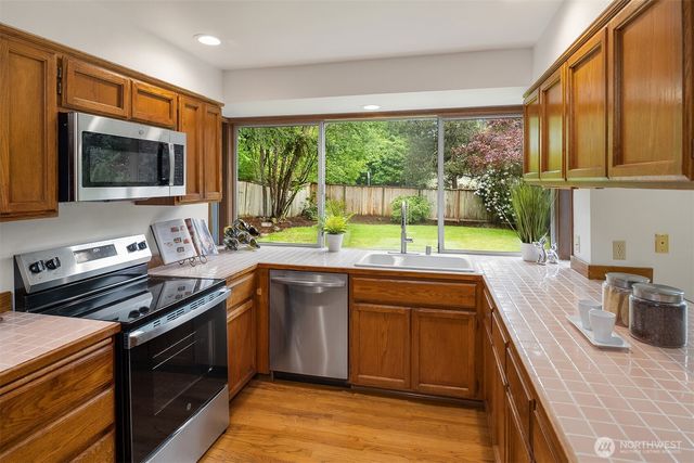 24346 SE 43rd Place, Sammamish, WA 98029