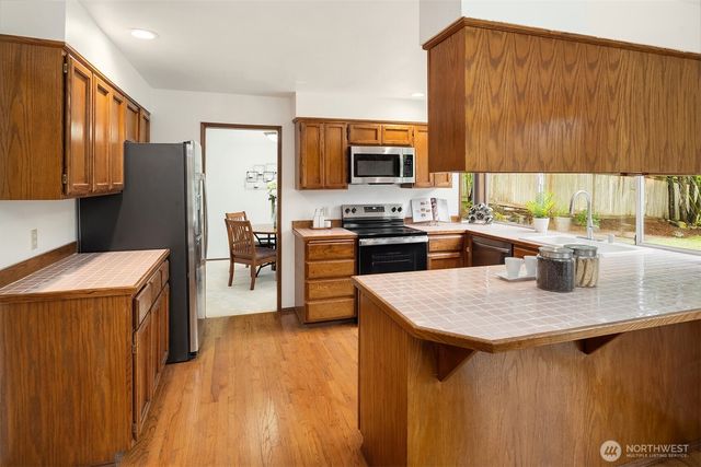 24346 SE 43rd Place, Sammamish, WA 98029