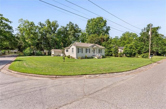 3051 Baronne Street, Mobile, AL 36606