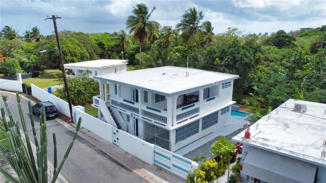 196 N SANTA MARIA COMM 196, Vieques, PR 00765