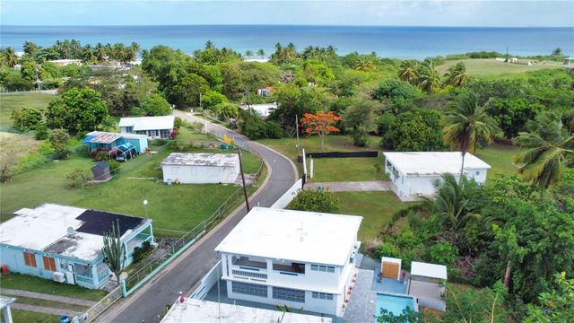 196 N SANTA MARIA COMM 196, Vieques, PR 00765