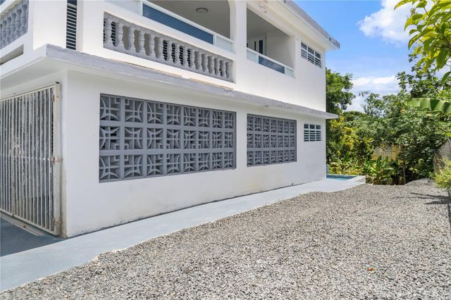 196 N SANTA MARIA COMM 196, Vieques, PR 00765