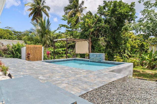 196 N SANTA MARIA COMM 196, Vieques, PR 00765