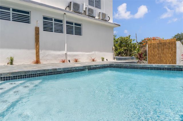 196 N SANTA MARIA COMM 196, Vieques, PR 00765