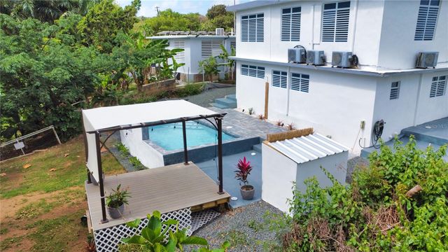 196 N SANTA MARIA COMM 196, Vieques, PR 00765