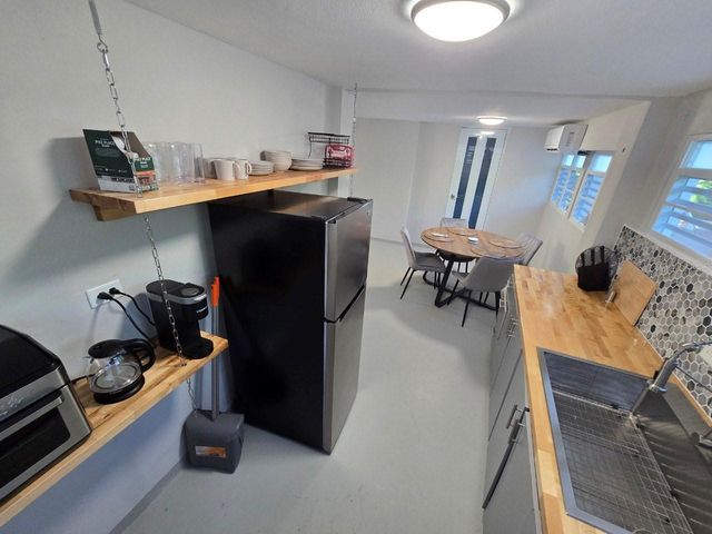 196 N SANTA MARIA COMM 196, Vieques, PR 00765