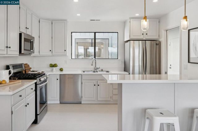 3058 Polk Street 3, San Francisco, CA 94109