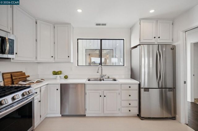 3058 Polk Street 3, San Francisco, CA 94109