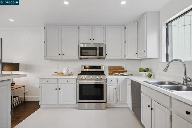 3058 Polk Street 3, San Francisco, CA 94109