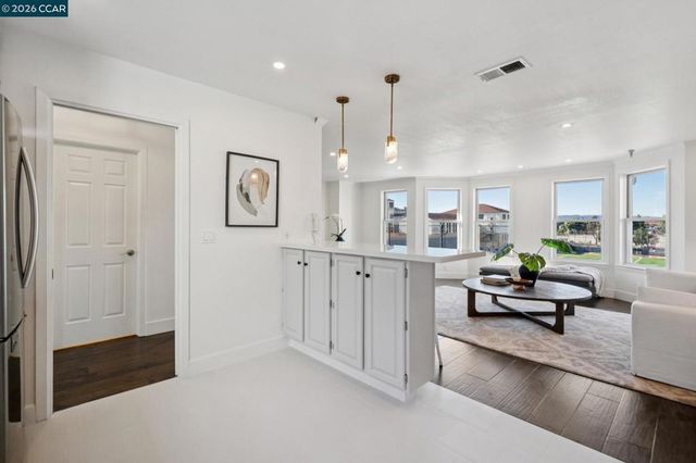 3058 Polk Street 3, San Francisco, CA 94109