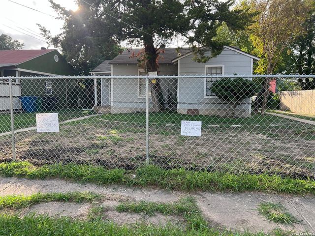 1011 JENNINGS AVE, San Antonio, TX 78225