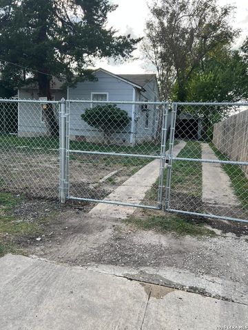 1011 JENNINGS AVE, San Antonio, TX 78225
