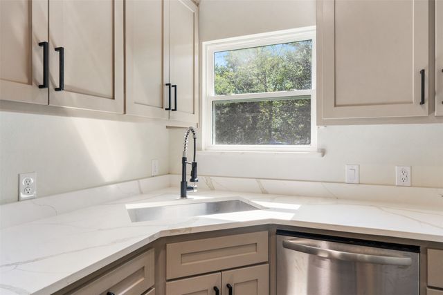 130 Arapaho Trail, Mabank, TX 75156