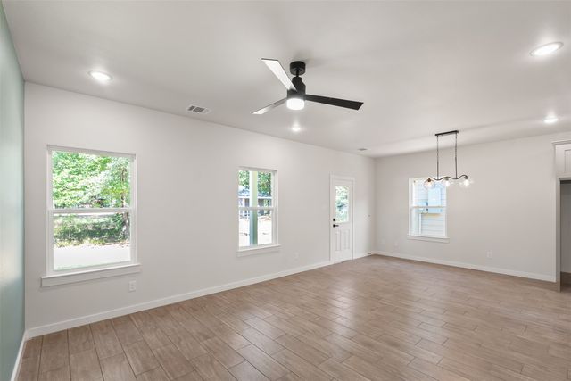 130 Arapaho Trail, Mabank, TX 75156