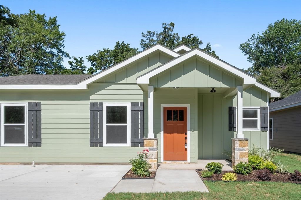 130 Arapaho Trail, Mabank, TX 75156