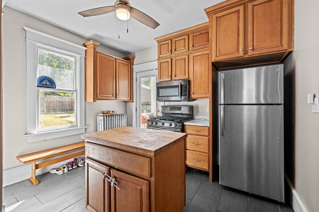 1021 22ND Street, Rock Island, IL 61201