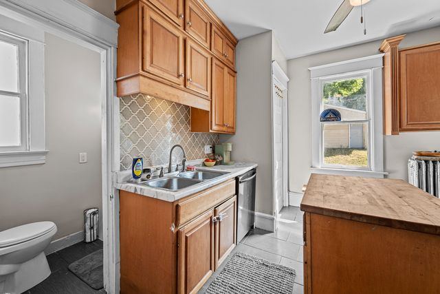 1021 22ND Street, Rock Island, IL 61201