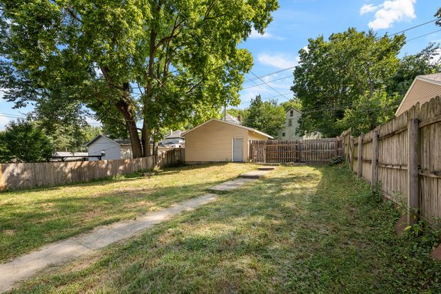 1021 22ND Street, Rock Island, IL 61201
