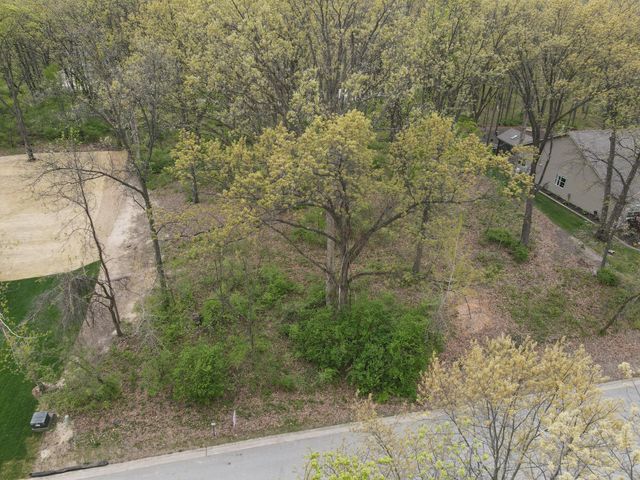 742 Druim Trail, Crown Point, IN 46307