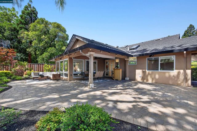 60 Karol Ln, Pleasant Hill, CA 94523