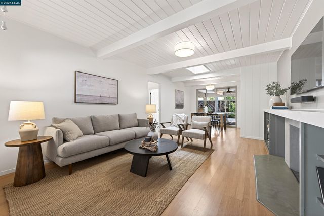 60 Karol Ln, Pleasant Hill, CA 94523