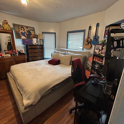 29 Park St, Brockton, MA 02301