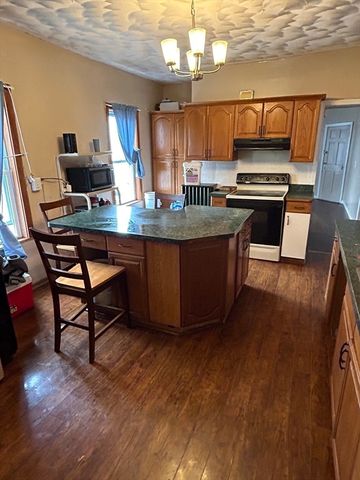 29 Park St, Brockton, MA 02301