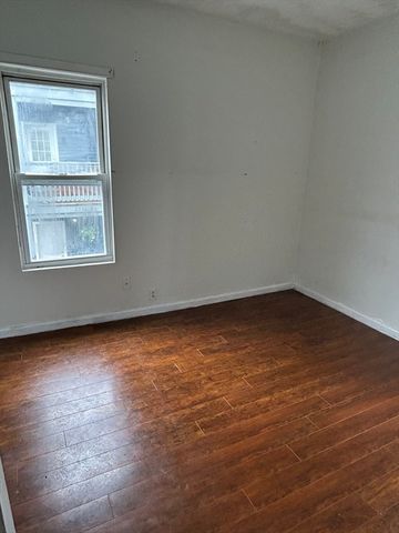 29 Park St, Brockton, MA 02301