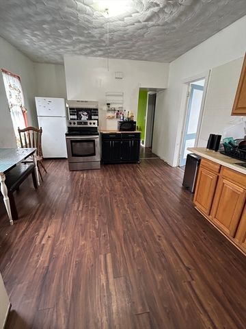 29 Park St, Brockton, MA 02301