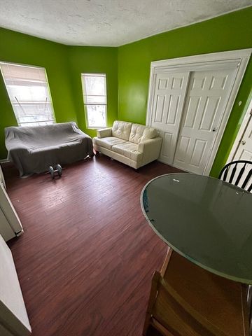 29 Park St, Brockton, MA 02301