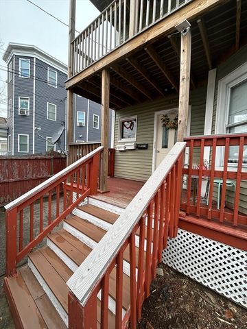 29 Park St, Brockton, MA 02301