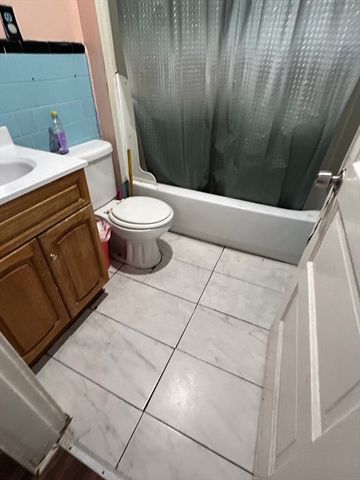 29 Park St, Brockton, MA 02301