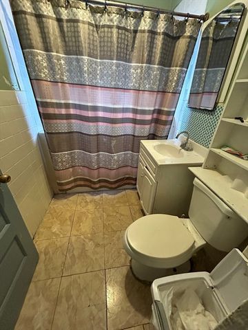 29 Park St, Brockton, MA 02301