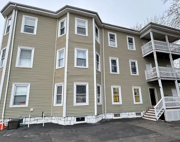 29 Park St, Brockton, MA 02301