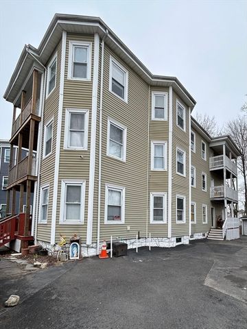 29 Park St, Brockton, MA 02301